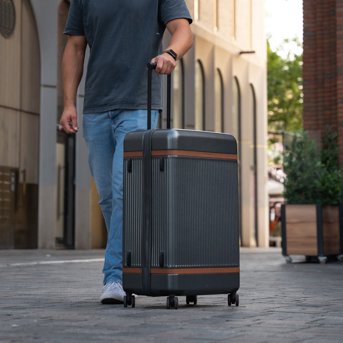 Large Suitcase Zuna – alternate product view 2
