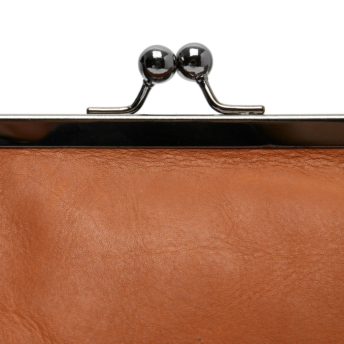 
Everyday Carry Perspective Showing Ergonomic Grab Handle & Strap Comfort