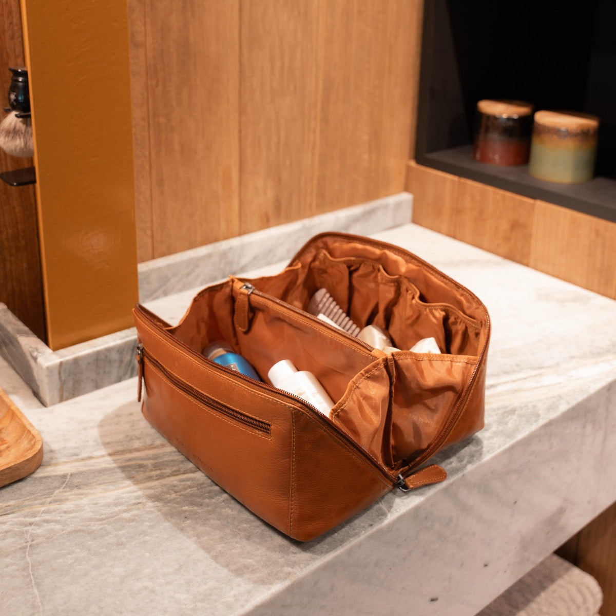 
Elmia Full-Grain Leather Toiletry Bag – alternate product view 2