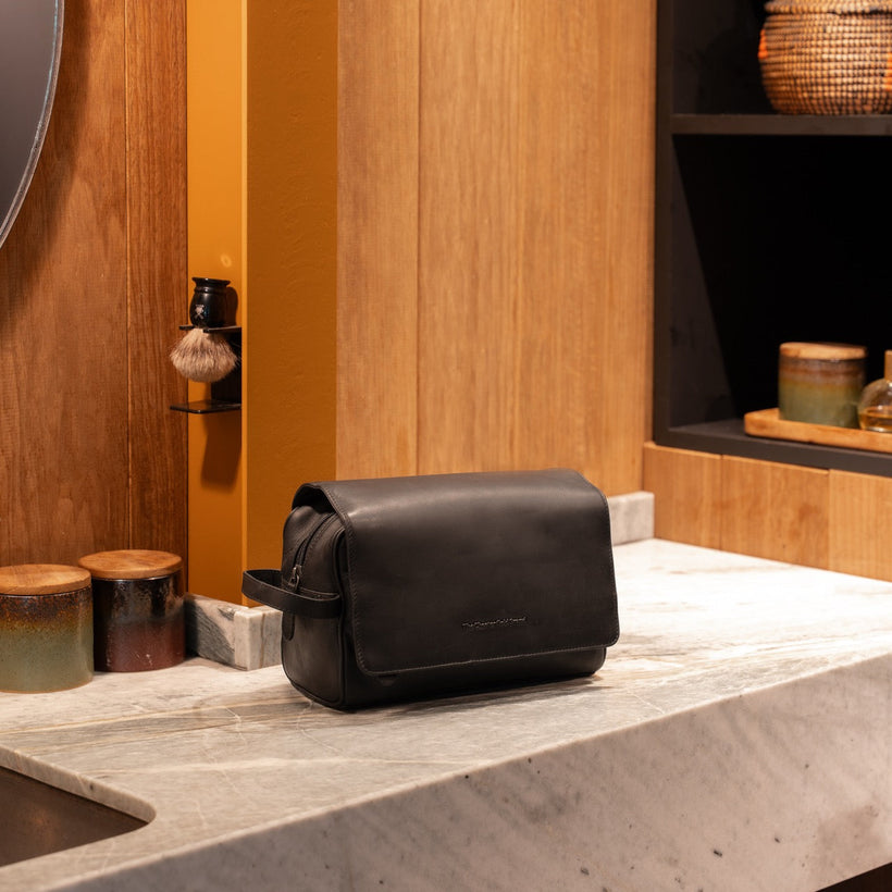 Rosario Full-Grain Leather Toiletry Bag