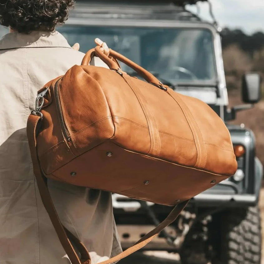 Melbourne Full-Grain Leather Weekender Bag – alternate product view 2