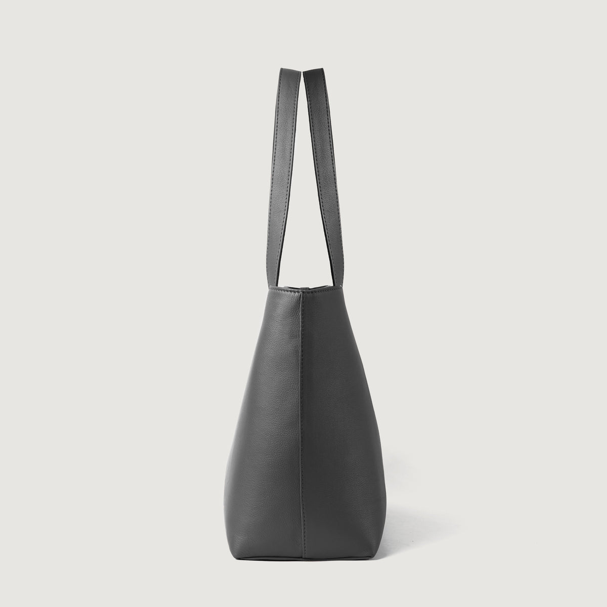 
The Bianca Leather Tote Bag – alternate product view 4